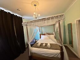 The George Hotel