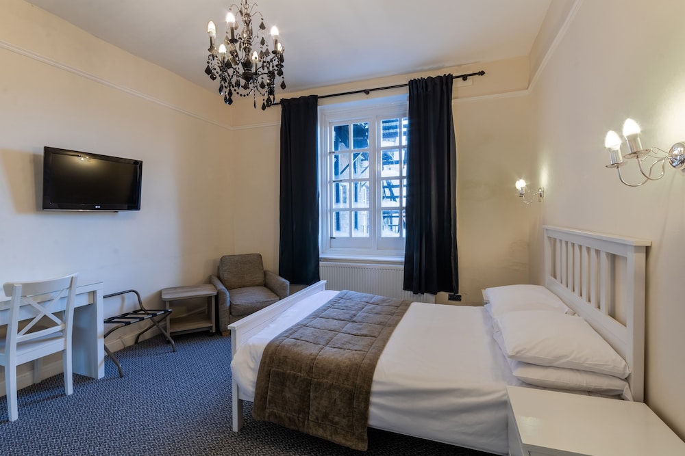The George Hotel