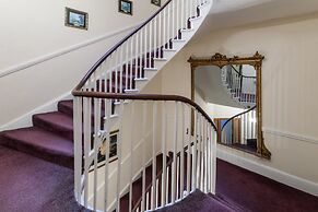 The George Hotel