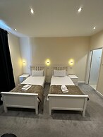 The George Hotel