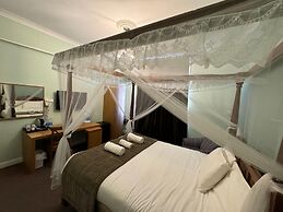 The George Hotel