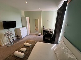 The George Hotel