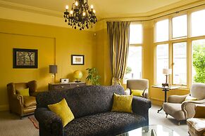 Brooks Guesthouse