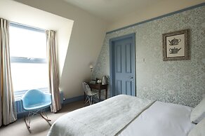 Brooks Guesthouse