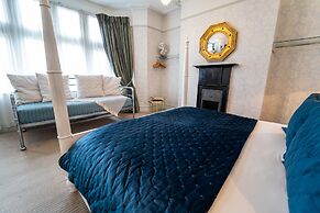 Brooks Guesthouse