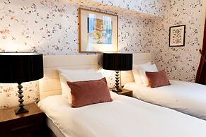 Brooks Guesthouse