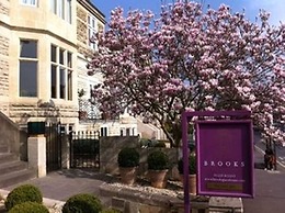 Brooks Guesthouse