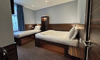 Crestfield Hotel