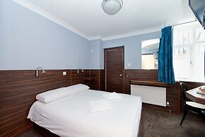 Crestfield Hotel