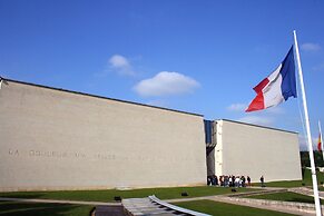 Hotel Crocus Caen Memorial