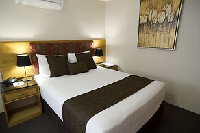 Noah's Mid City Motor Inn