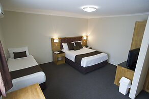 Noah's Mid City Motor Inn
