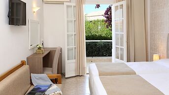 Nefeli Hotel