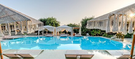 Nefeli Hotel
