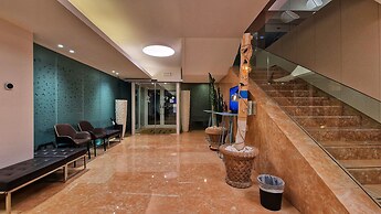 City Hotel