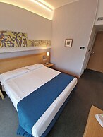 City Hotel