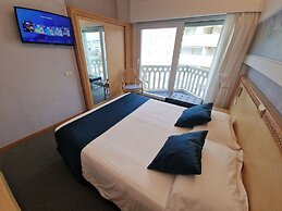 City Hotel