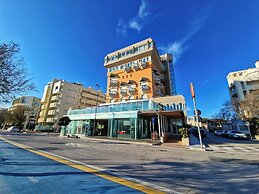 City Hotel