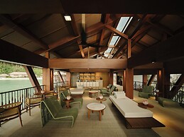 Lagen Island Resort