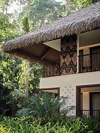 Lagen Island Resort