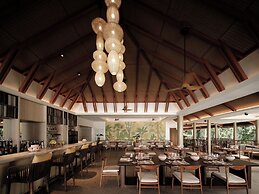 Lagen Island Resort