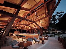 Lagen Island Resort
