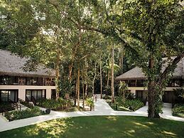 Lagen Island Resort