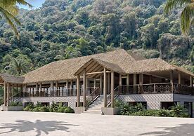 Lagen Island Resort