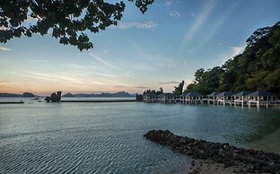 Lagen Island Resort