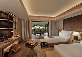 Lagen Island Resort