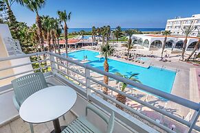 Louis Phaethon Beach