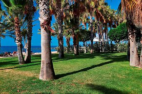 Louis Phaethon Beach