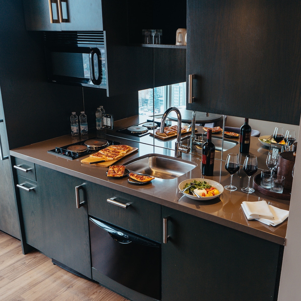 One King West Hotel & Residence
