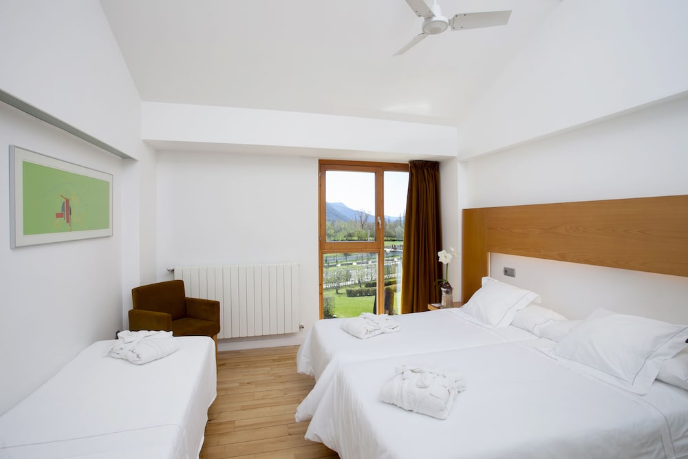 Tierra De Biescas Hotel