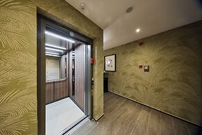 Aragon House