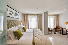 Aragon House