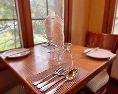 Auberge Alpine Inn
