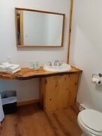 Auberge Alpine Inn