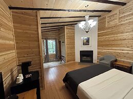 Auberge Alpine Inn