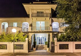 Hotel Carducci 76