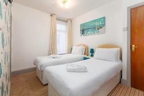 The Sandringham Court Hotel and Apartment