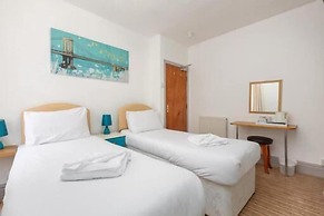 The Sandringham Court Hotel and Apartment