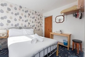 The Sandringham Court Hotel and Apartment