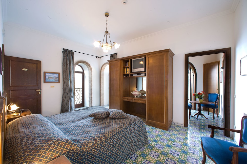Hotel La Tonnarella