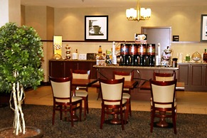 Hampton Inn & Suites by Hilton Laval