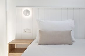 Bella Vista Beach Hotel and Studios