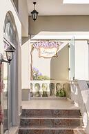 Bella Vista Beach Hotel and Studios