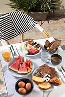 Bella Vista Beach Hotel and Studios