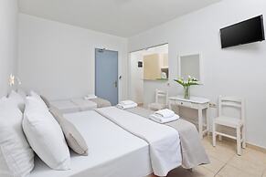 Bella Vista Beach Hotel and Studios