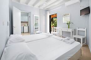 Bella Vista Beach Hotel and Studios